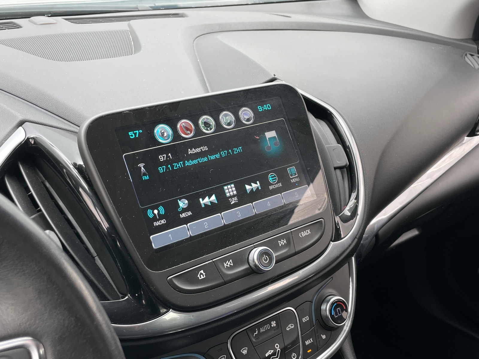 Thumbnail: 2018 Chevrolet Volt - 3