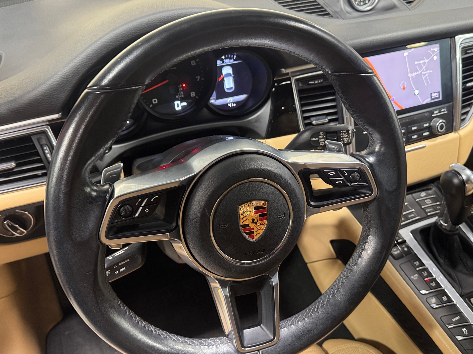 Thumbnail: 2018 Porsche Macan - 4