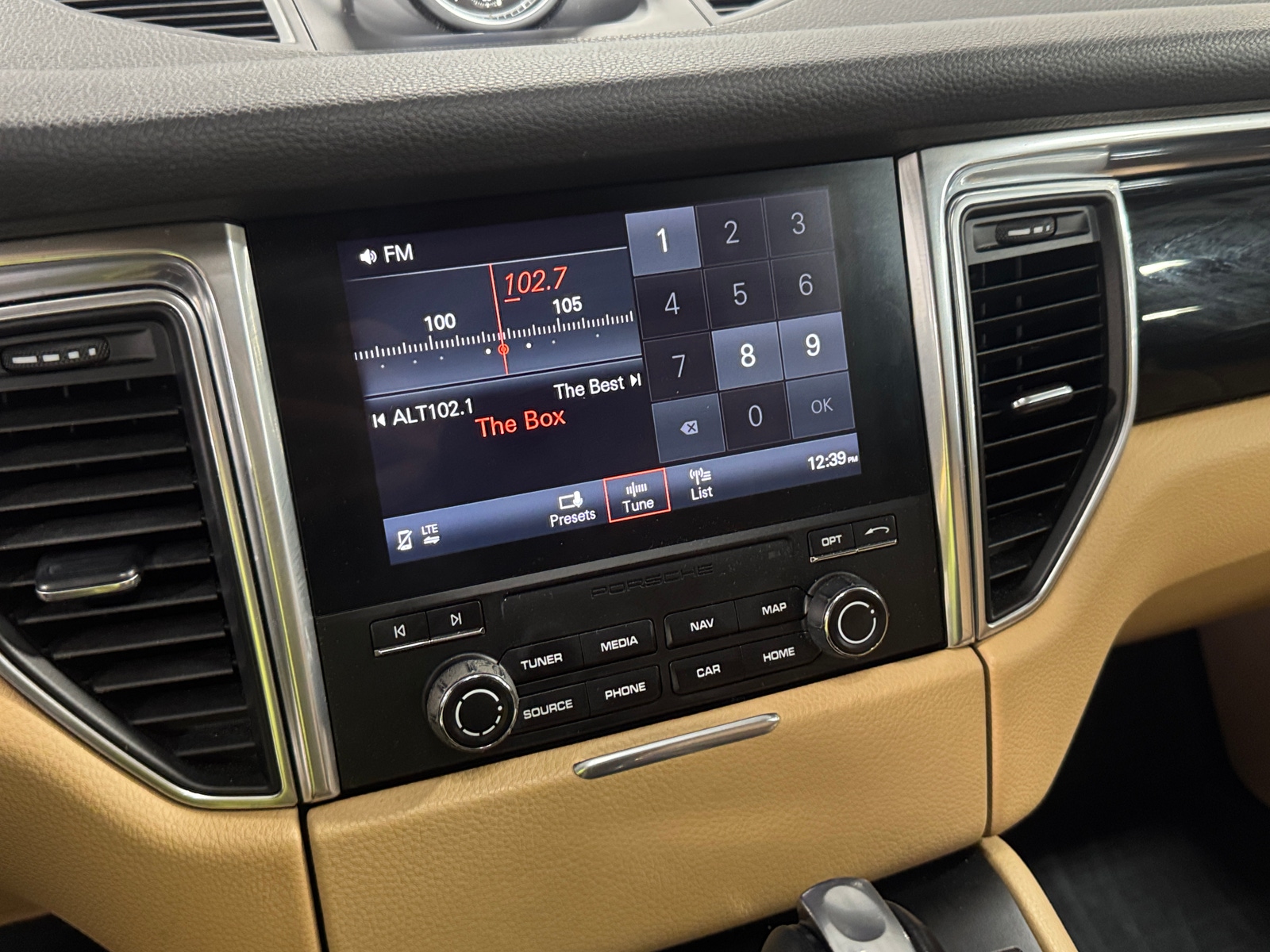 Thumbnail: 2018 Porsche Macan - 3