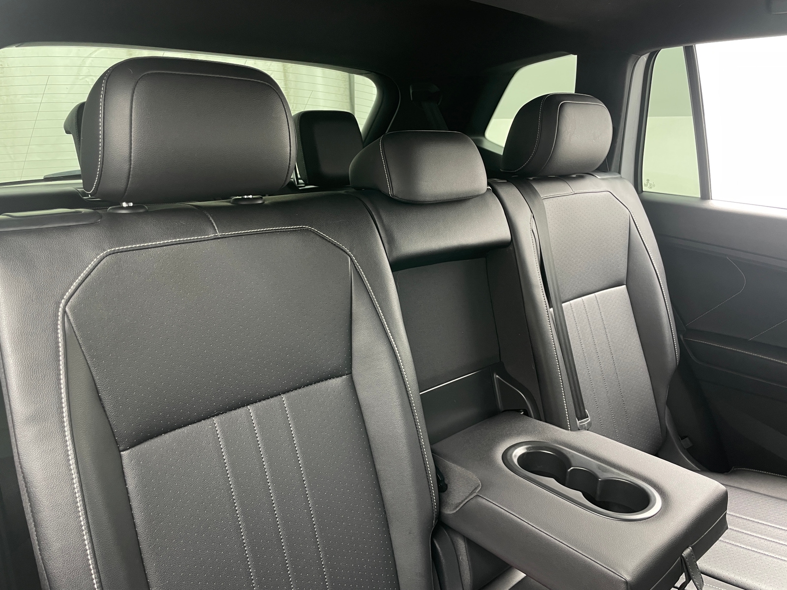 Thumbnail: 2022 Volkswagen Tiguan - 5