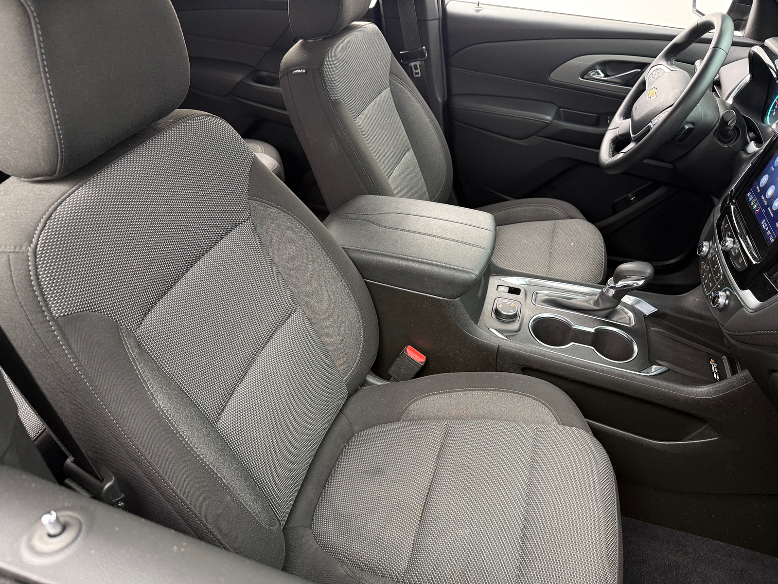 Thumbnail: 2023 Chevrolet Traverse - 2