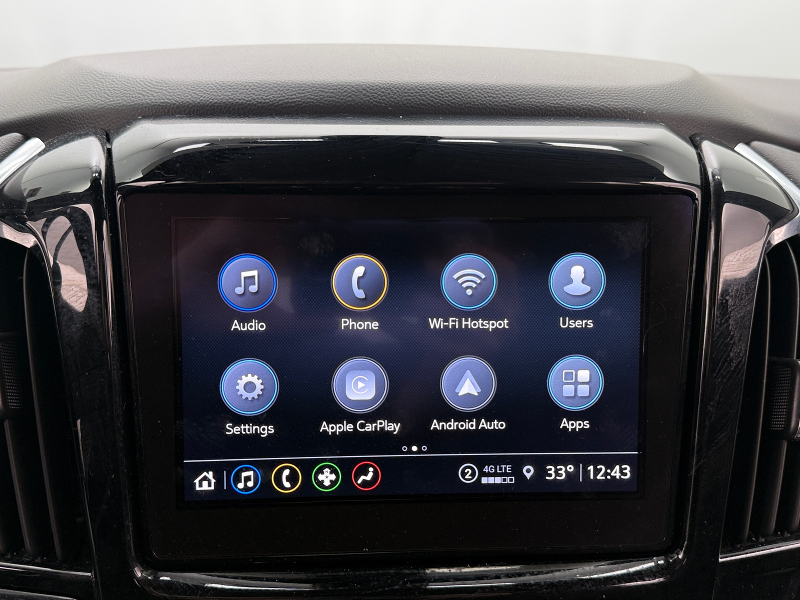 Thumbnail: 2023 Chevrolet Traverse - 4