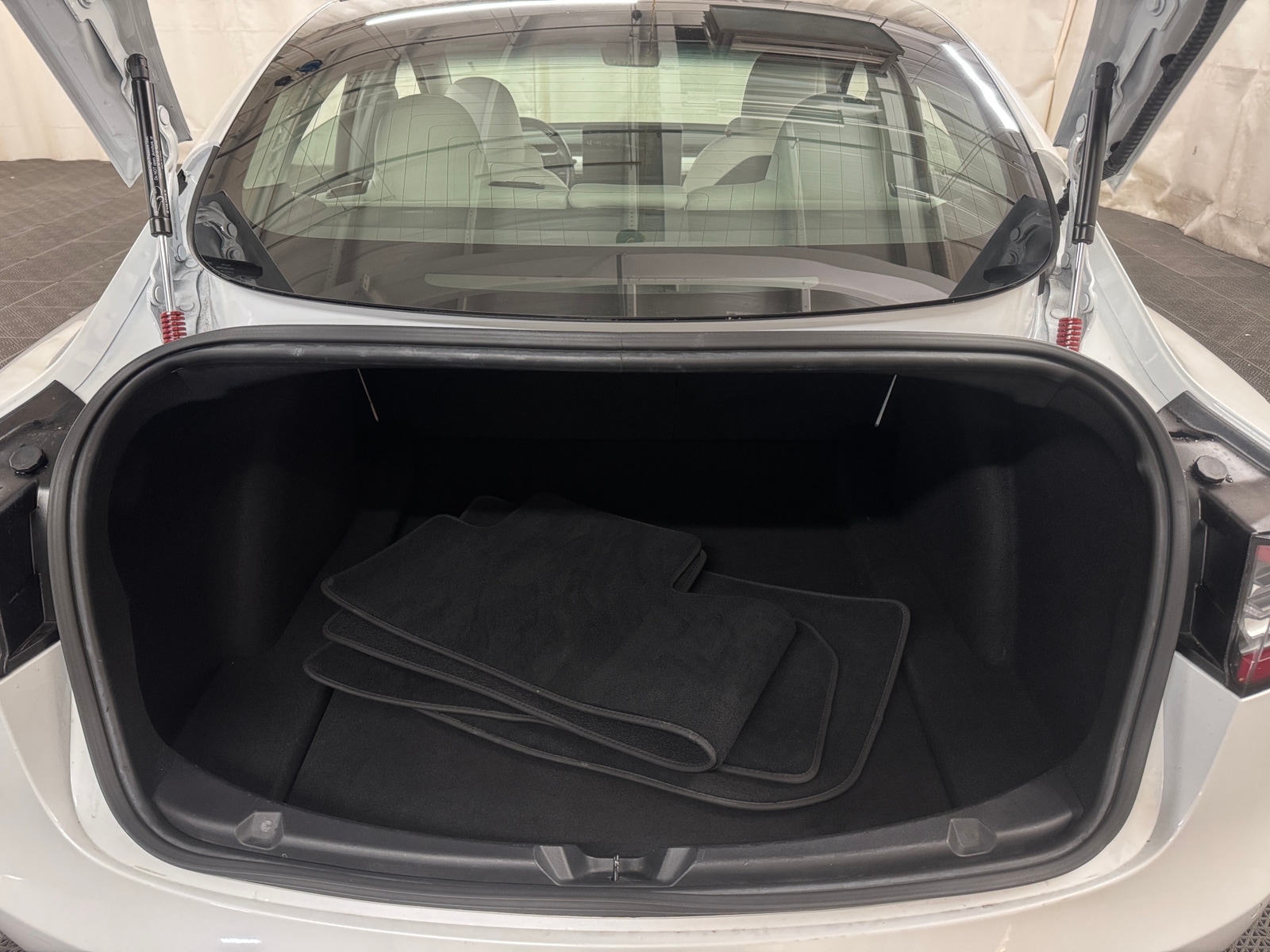 Thumbnail: 2019 Tesla Model 3 - 6