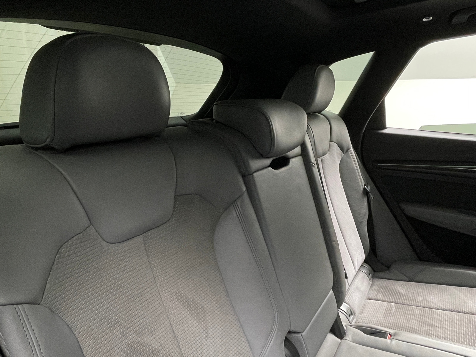 Thumbnail: 2018 Audi SQ5 - 5