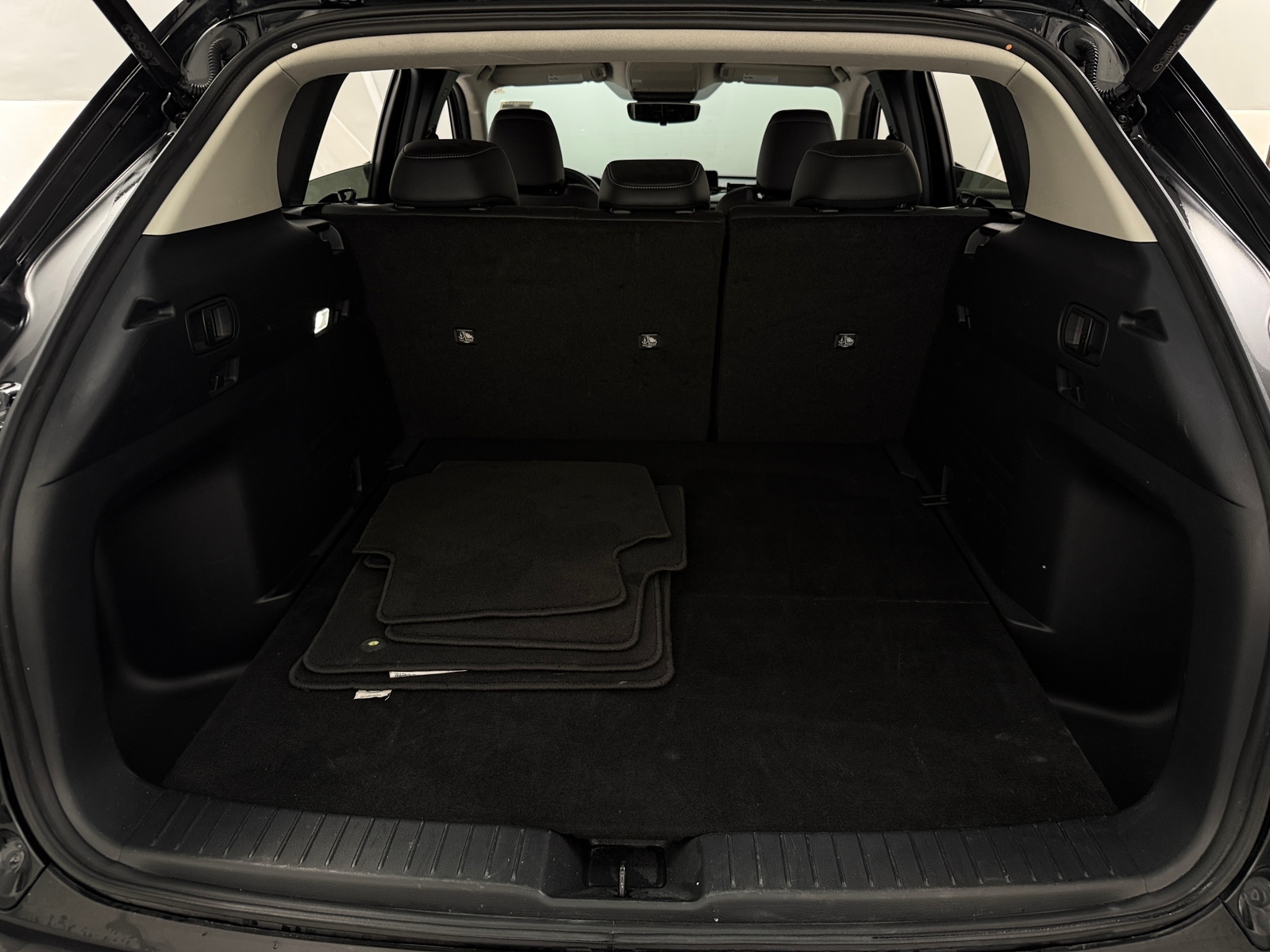 Thumbnail: 2025 Mazda CX-50 - 6