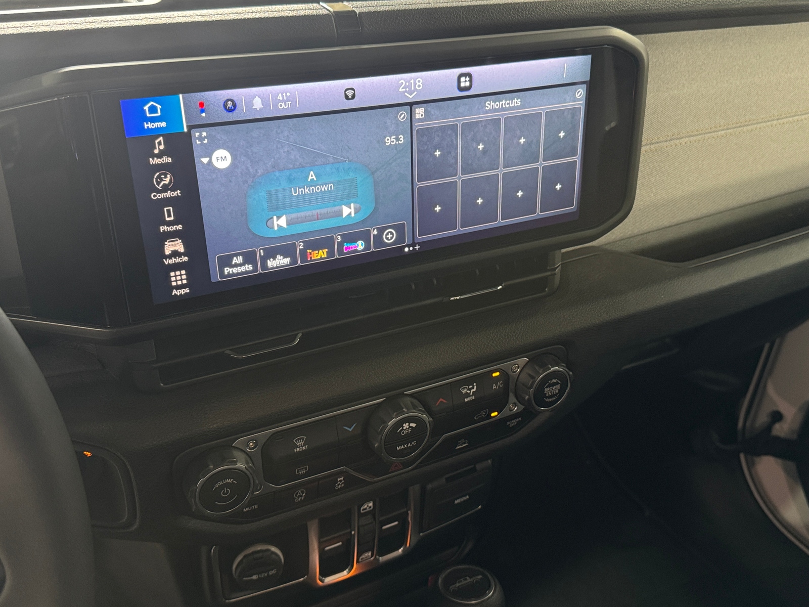 Thumbnail: 2025 Jeep Gladiator - 4