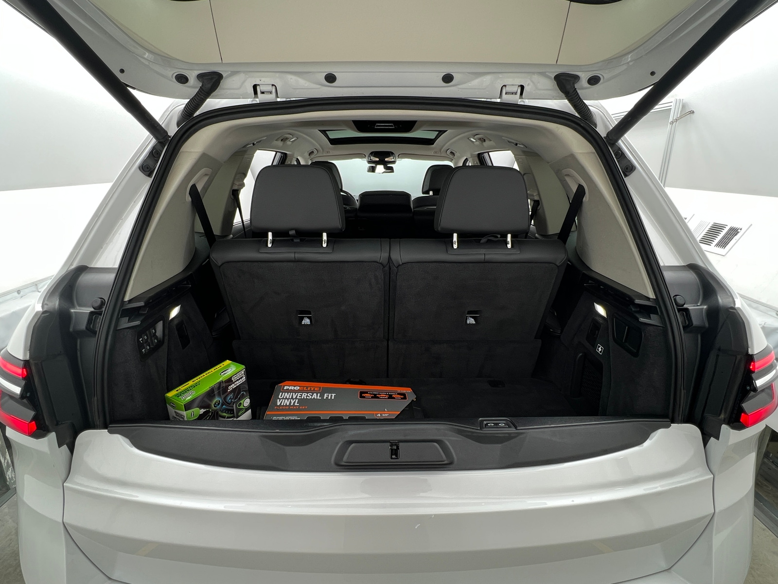 Thumbnail: 2025 BMW X7 - 6