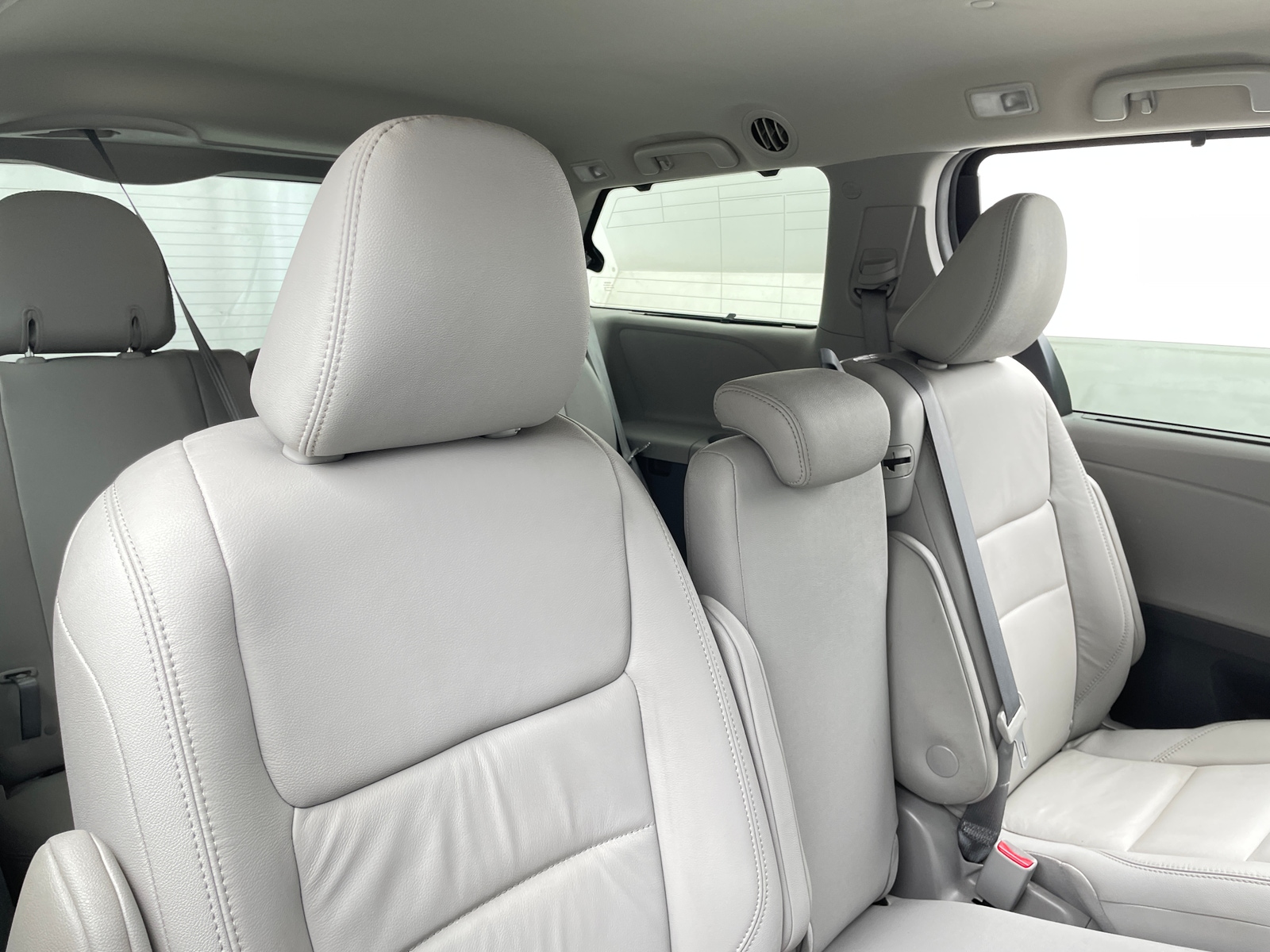 Thumbnail: 2019 Toyota Sienna - 5