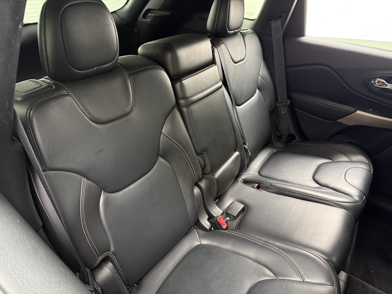 Thumbnail: 2017 Jeep Cherokee - 5