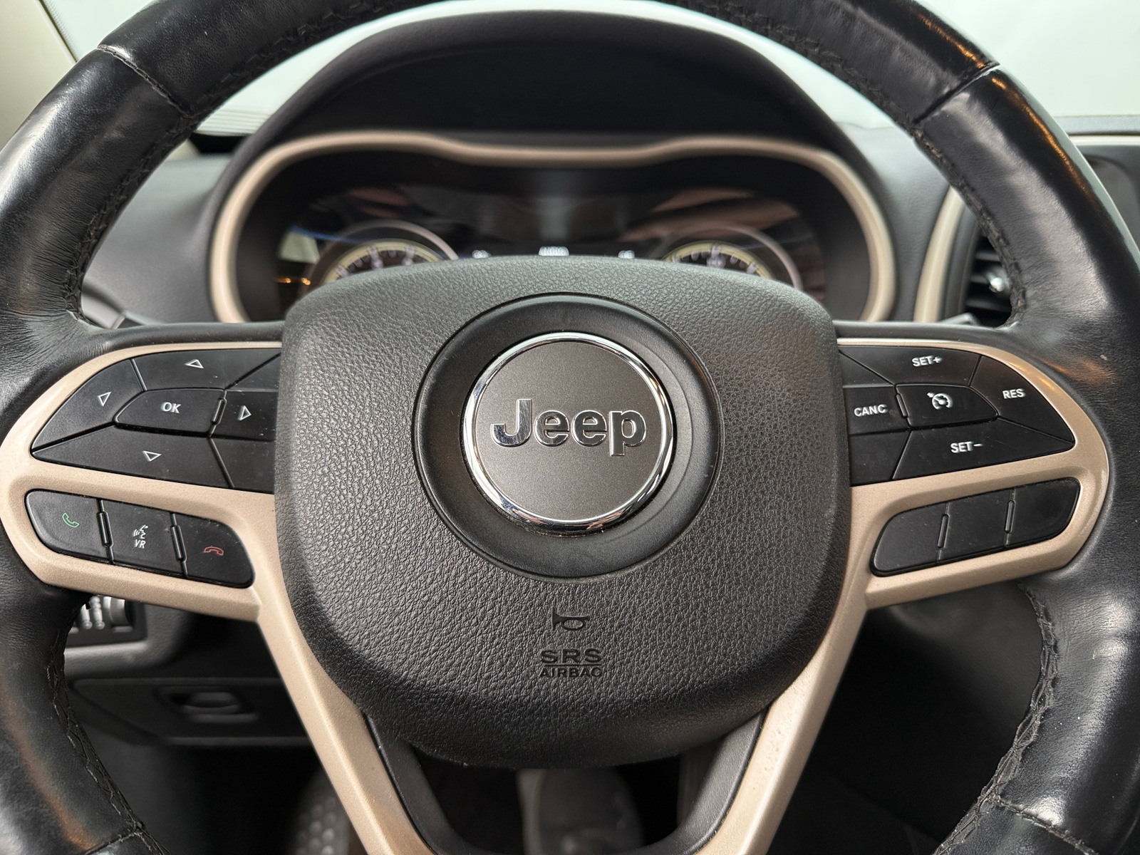 Thumbnail: 2017 Jeep Cherokee - 4