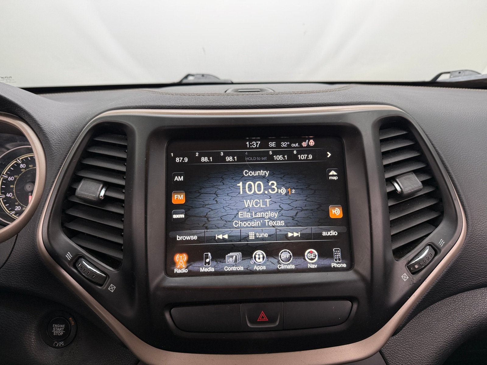 Thumbnail: 2017 Jeep Cherokee - 3