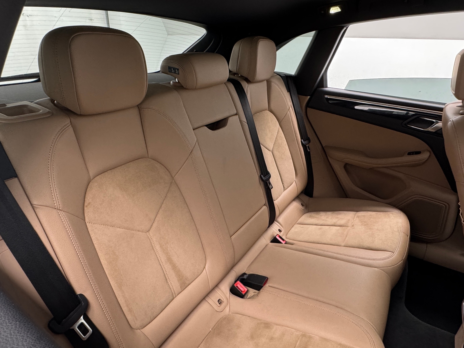 Thumbnail: 2021 Porsche Macan - 5