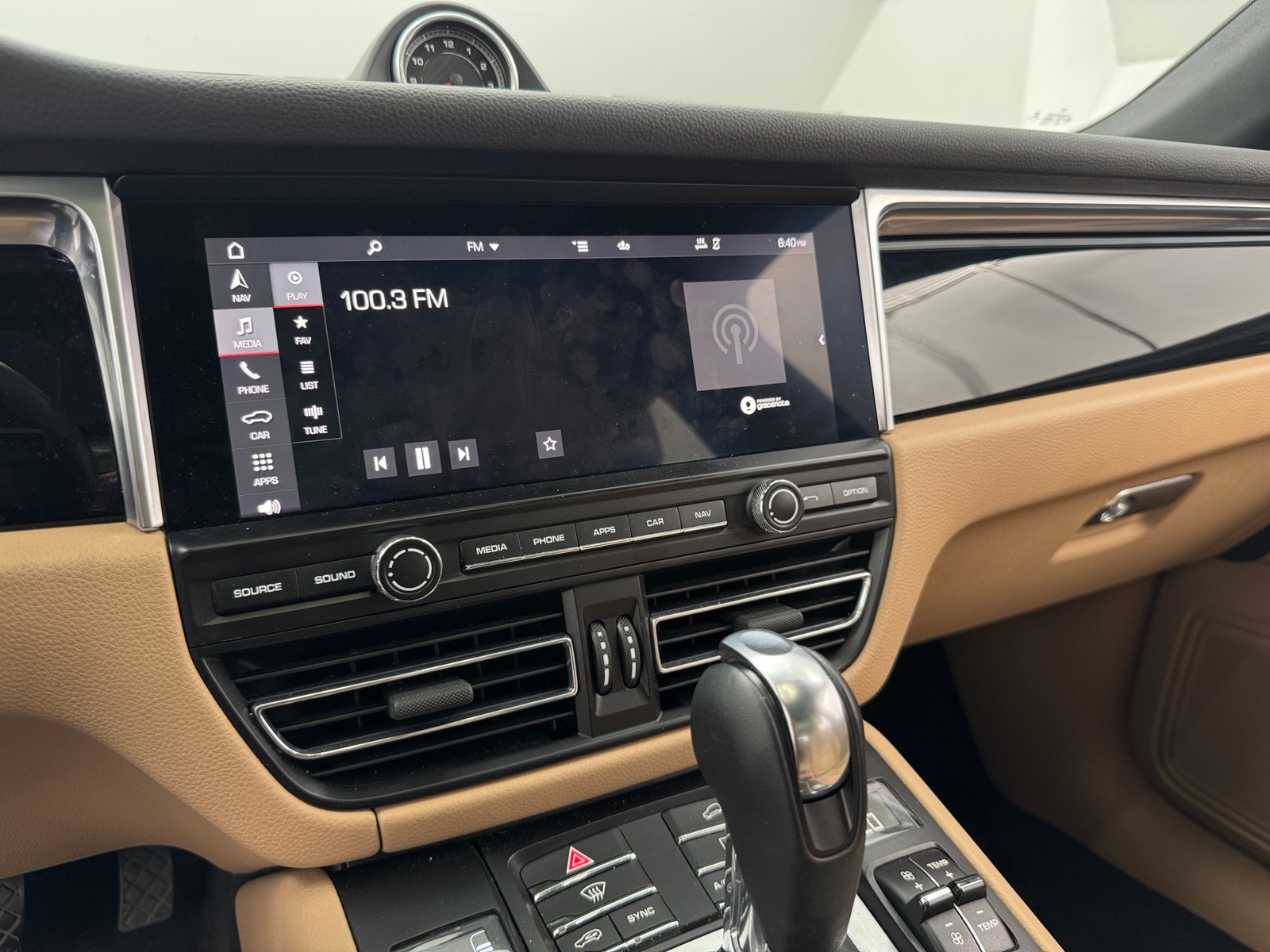 Thumbnail: 2021 Porsche Macan - 3