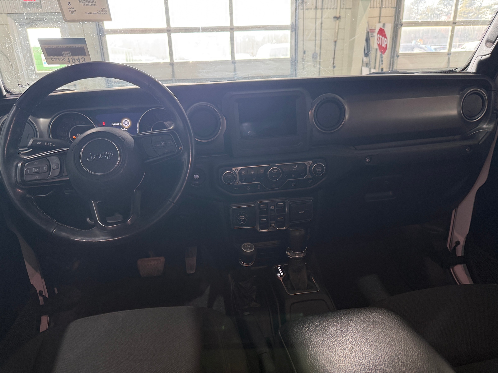 Thumbnail: 2021 Jeep Gladiator - 3