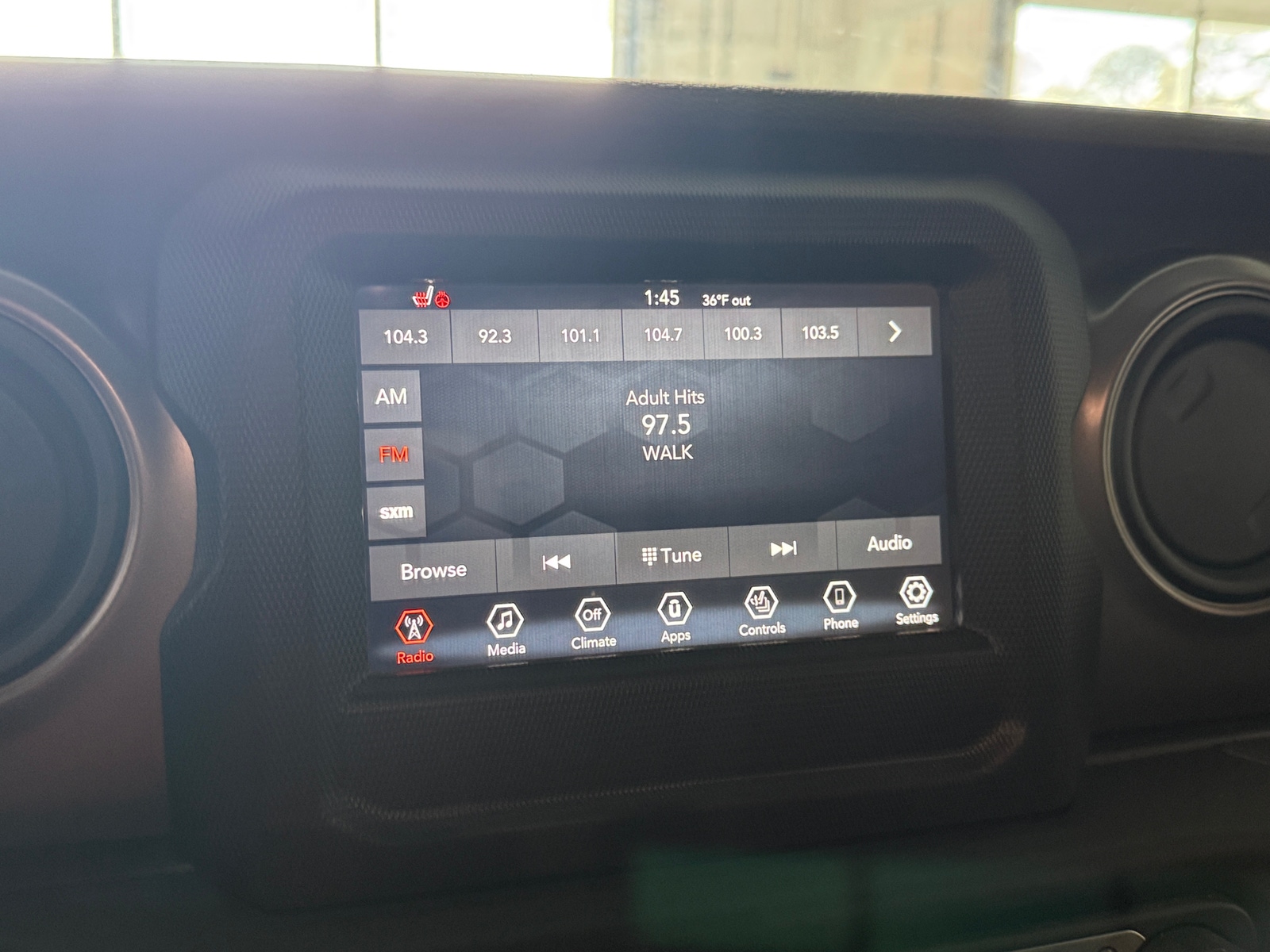 Thumbnail: 2021 Jeep Gladiator - 4