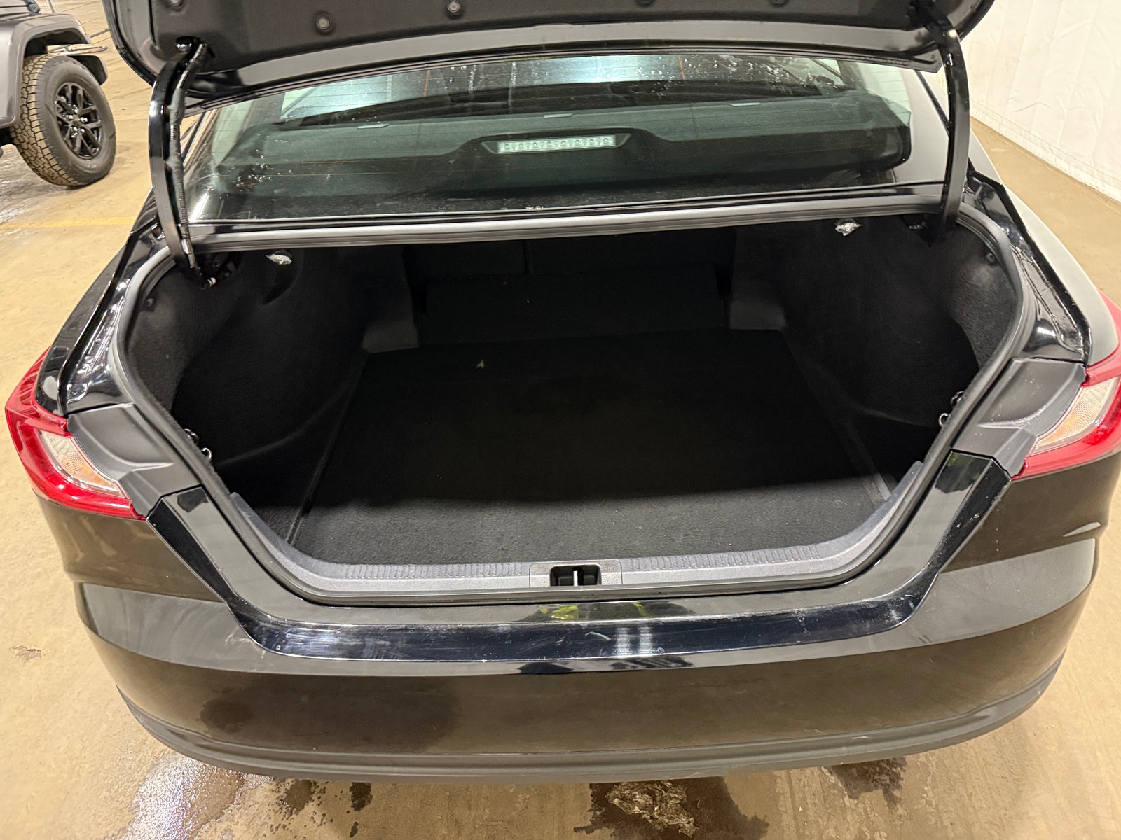 Thumbnail: 2025 Toyota Camry - 7