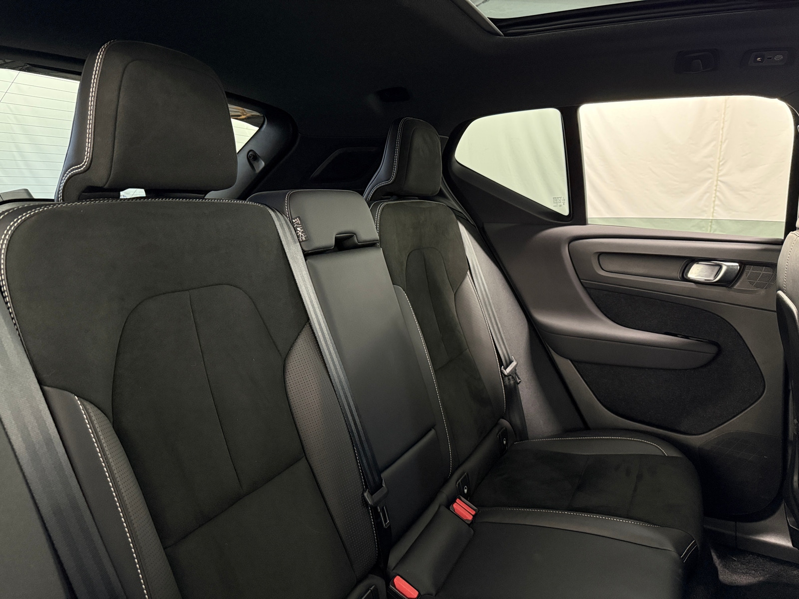 Thumbnail: 2021 Volvo XC40 - 5