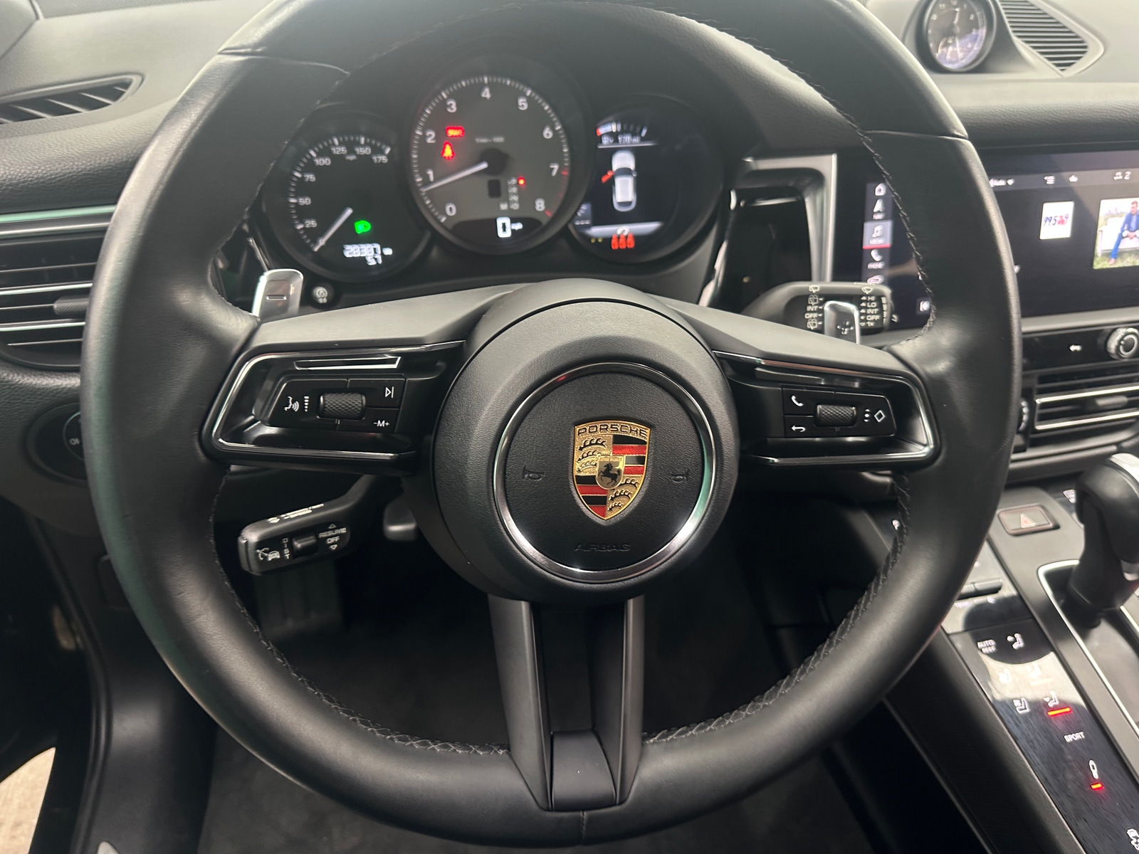 Thumbnail: 2023 Porsche Macan - 4