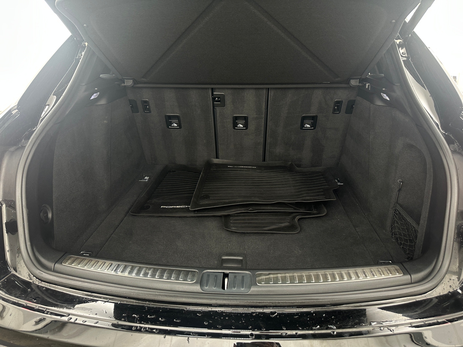 Thumbnail: 2023 Porsche Macan - 6