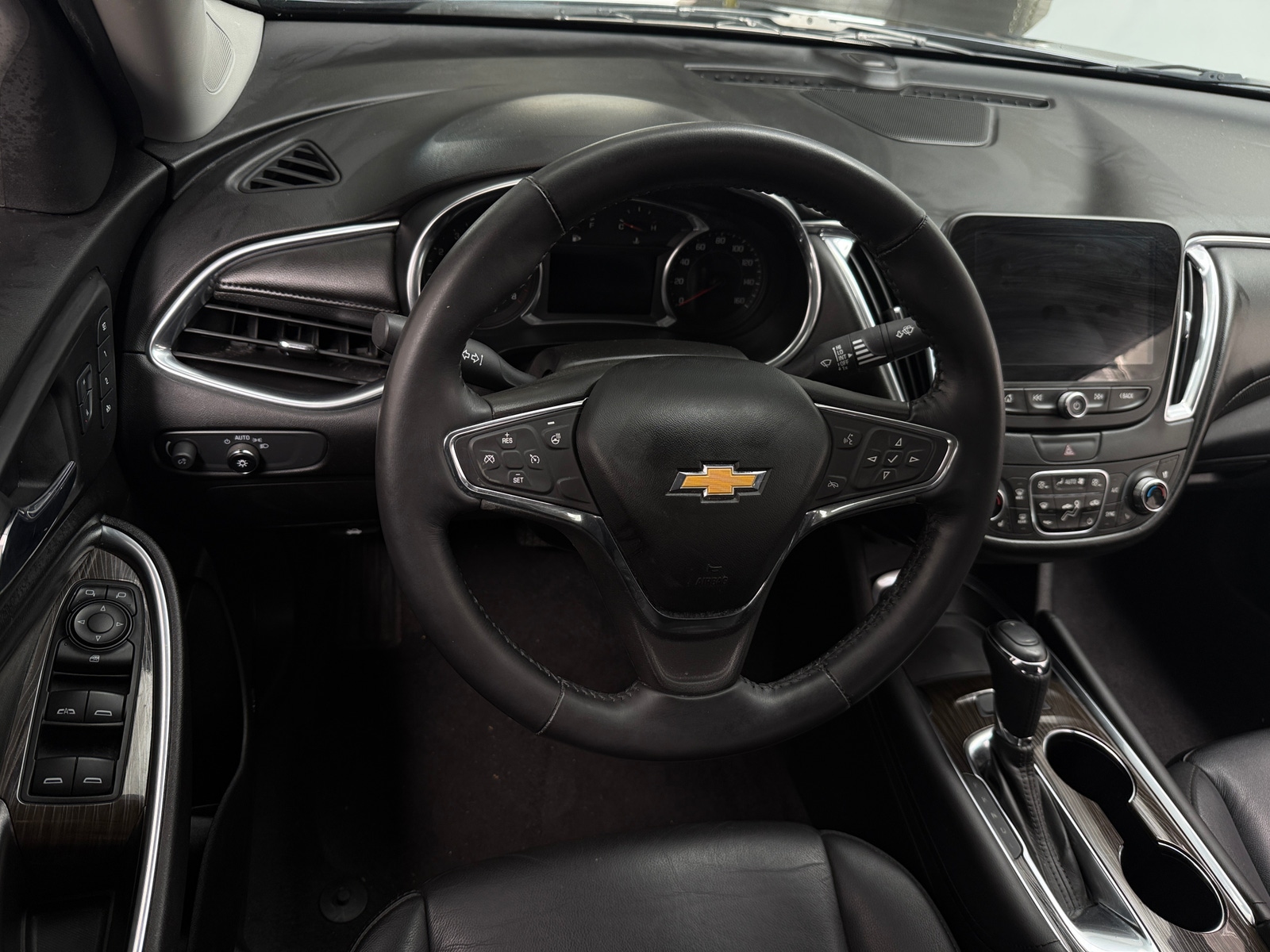 Thumbnail: 2016 Chevrolet Malibu - 4