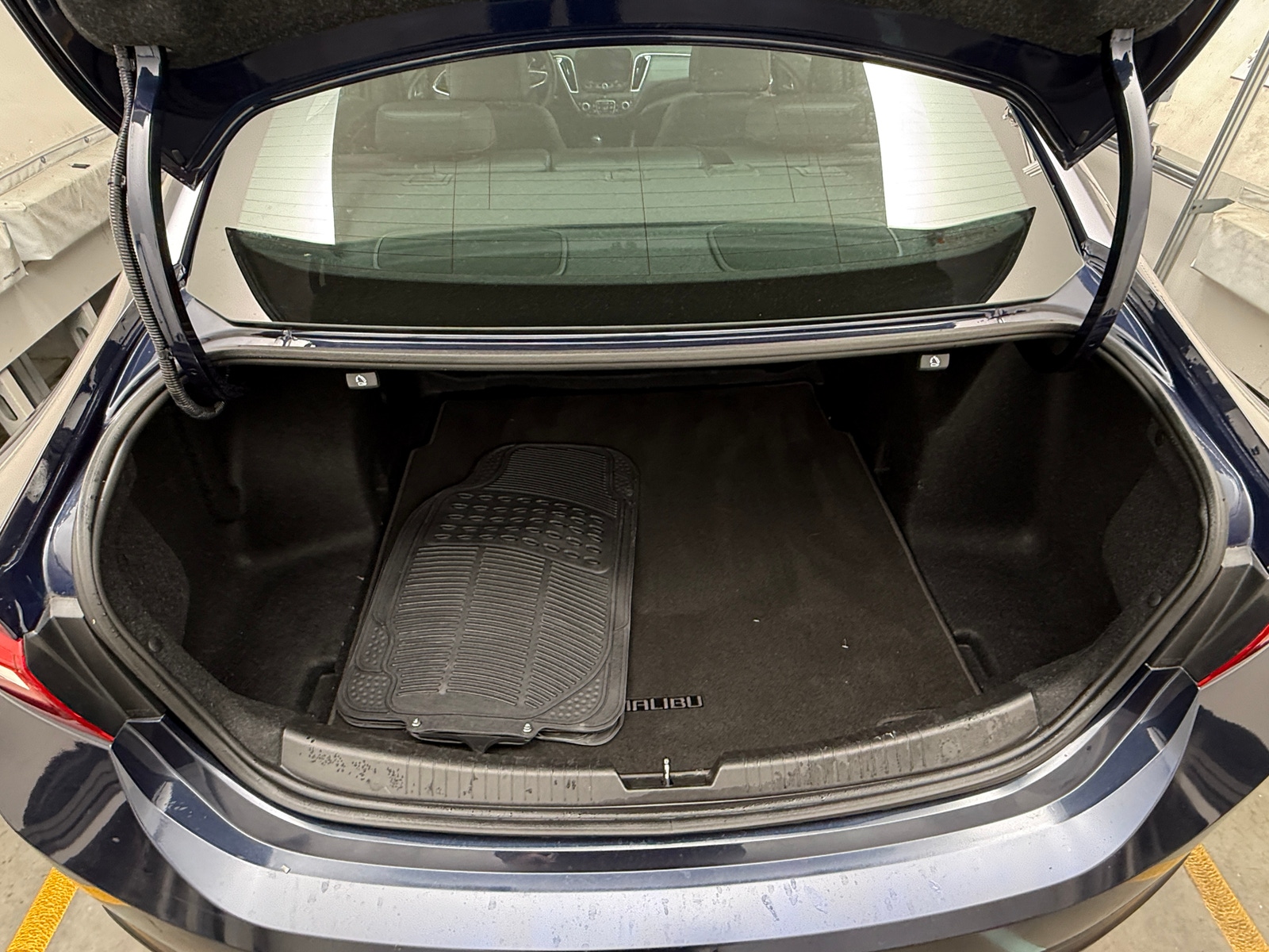 Thumbnail: 2016 Chevrolet Malibu - 6