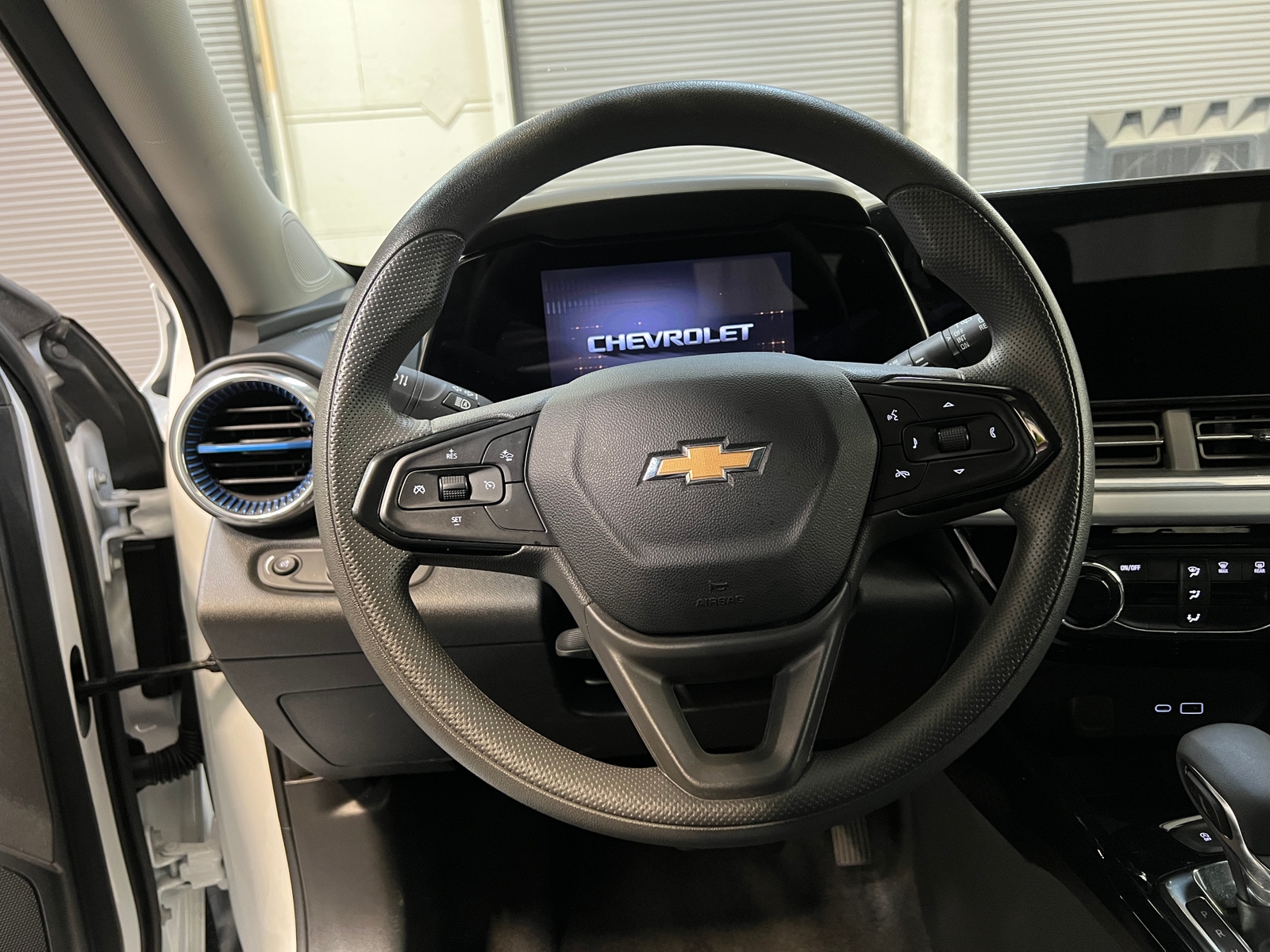 Thumbnail: 2025 Chevrolet Trax - 5