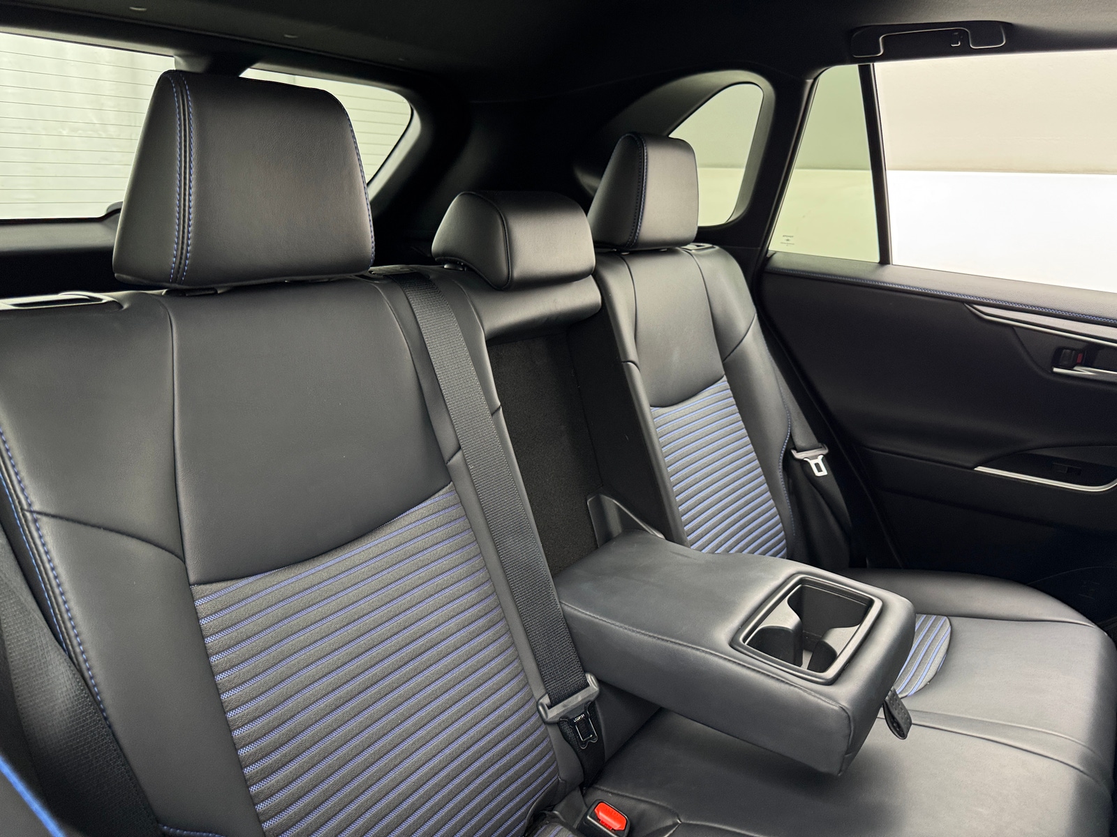 Thumbnail: 2020 Toyota RAV4 - 6