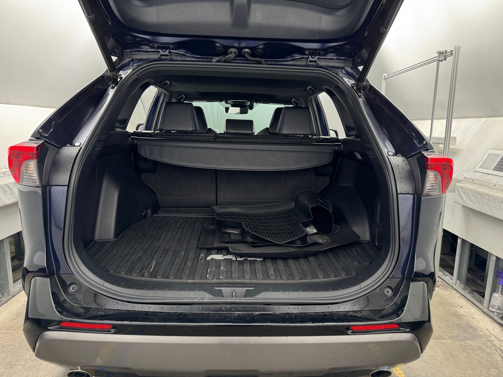 Thumbnail: 2020 Toyota RAV4 - 7