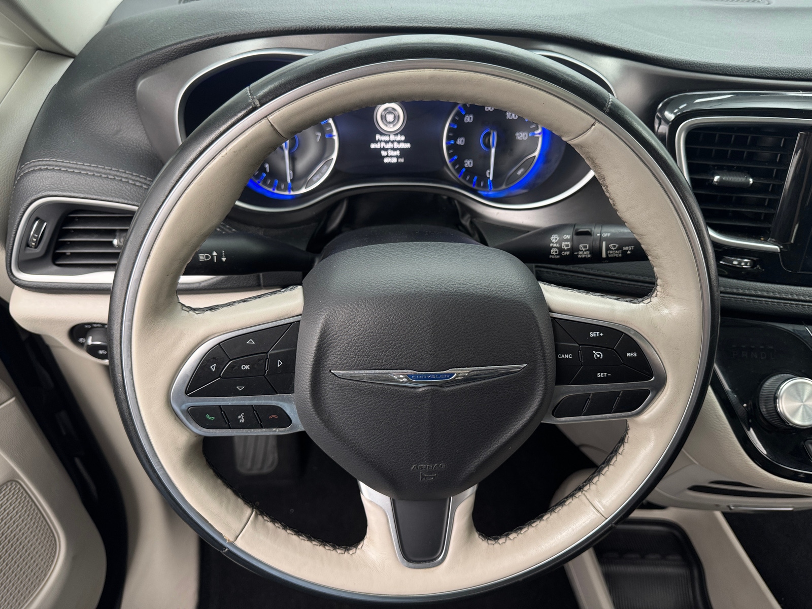 Thumbnail: 2019 Chrysler Pacifica - 4