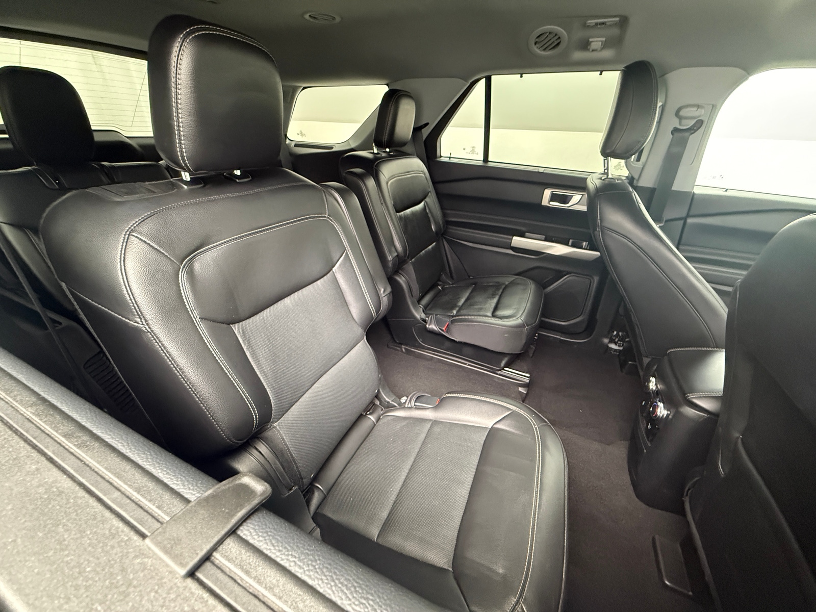 Thumbnail: 2022 Ford Explorer - 5