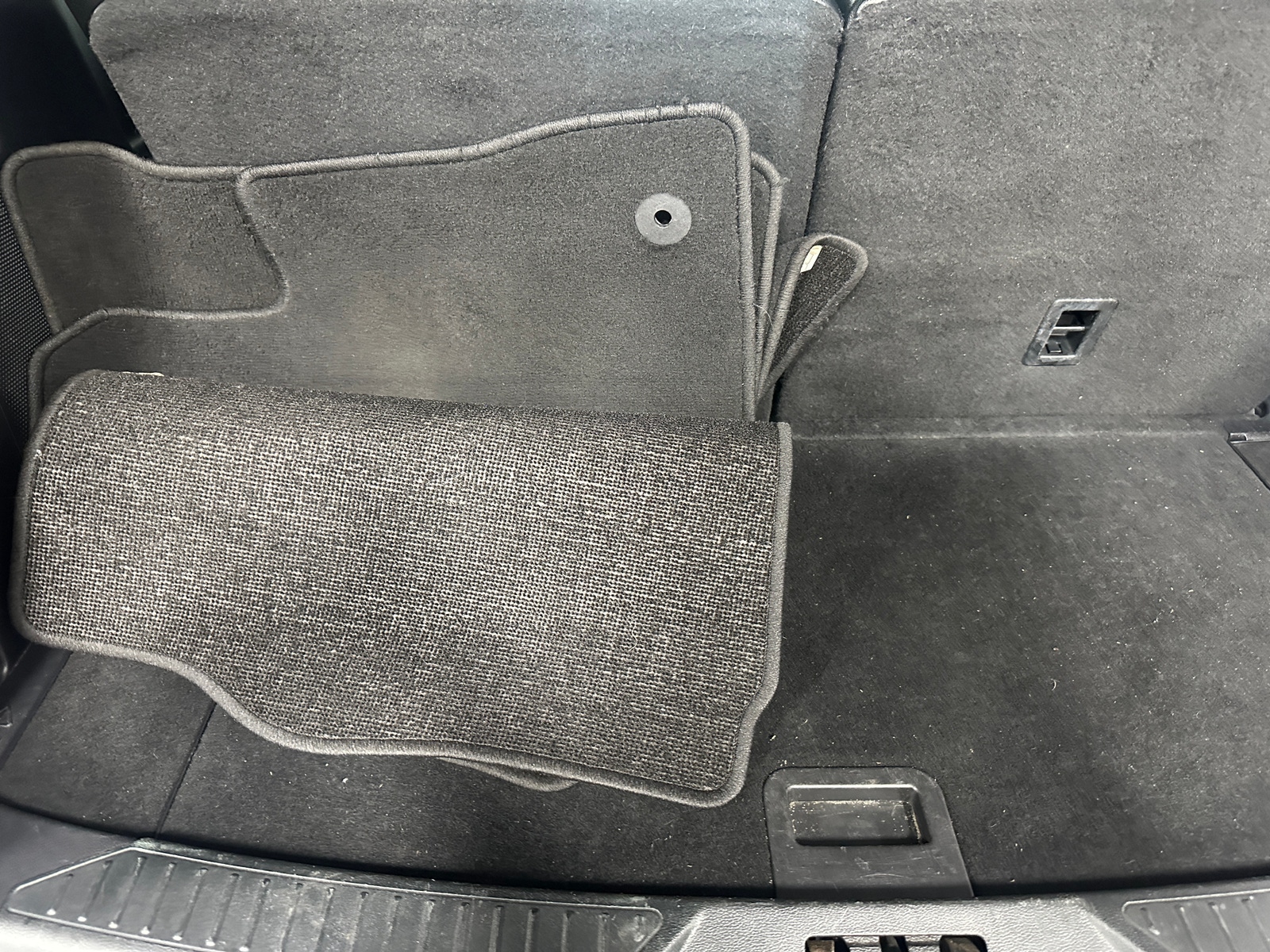 Thumbnail: 2022 Ford Explorer - 6