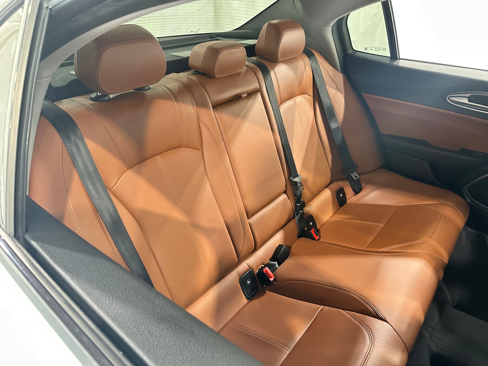 Thumbnail: 2021 Alfa Romeo Giulia - 5