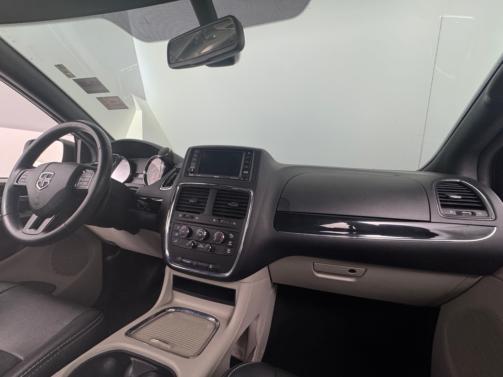 Thumbnail: 2019 Dodge Grand Caravan - 2