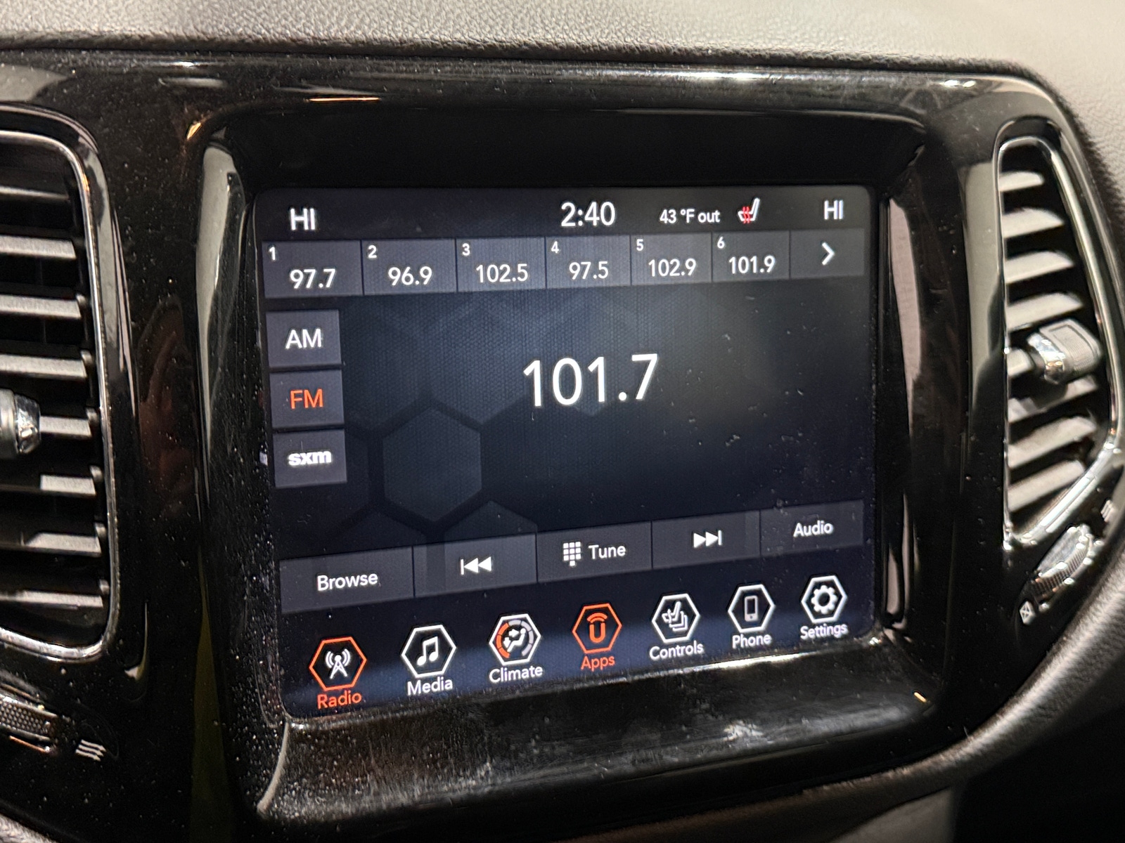 Thumbnail: 2019 Jeep Compass - 3