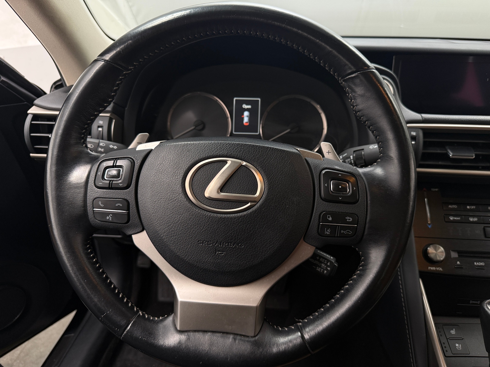 Thumbnail: 2018 Lexus IS - 4