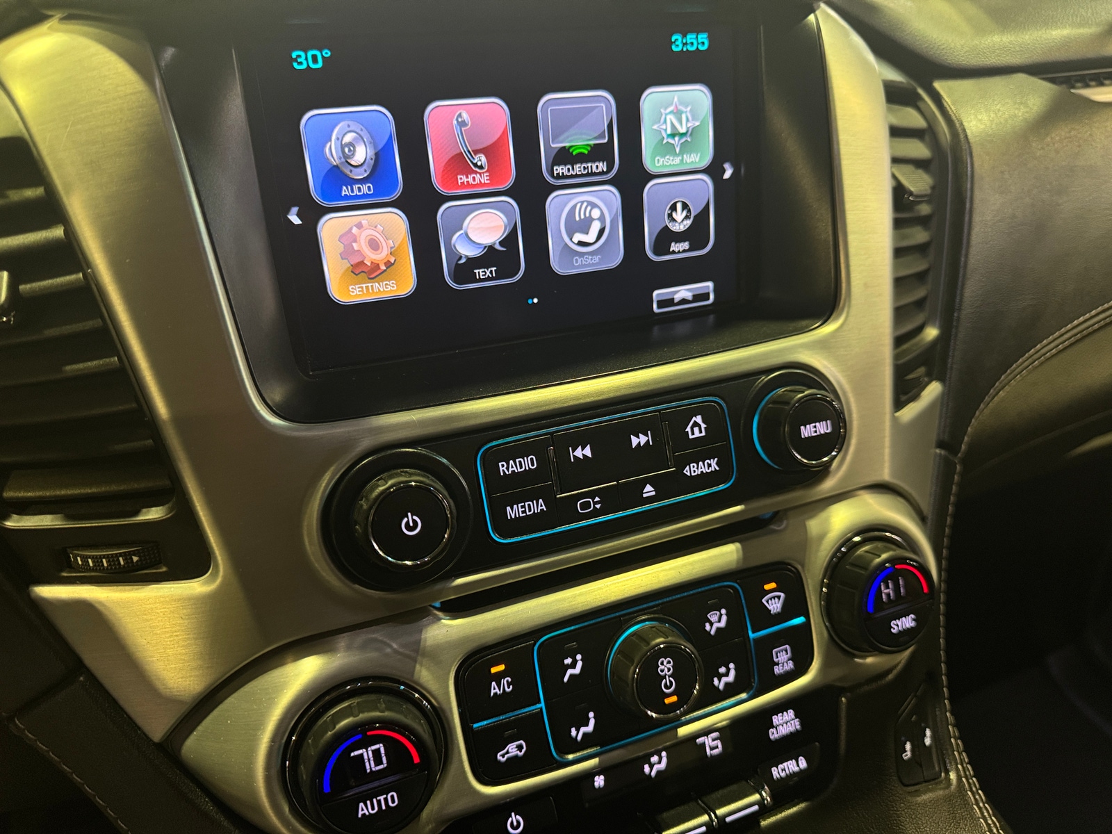 Thumbnail: 2018 GMC Yukon XL - 3