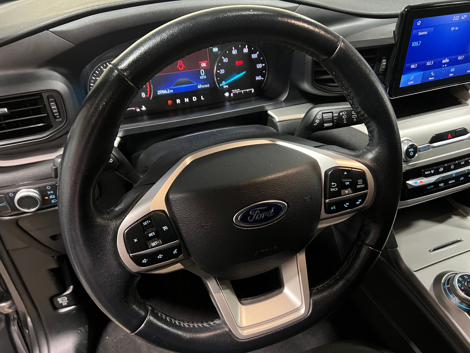 Thumbnail: 2022 Ford Explorer - 5