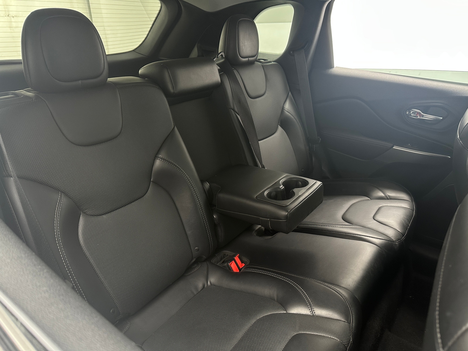 Thumbnail: 2019 Jeep Cherokee - 5