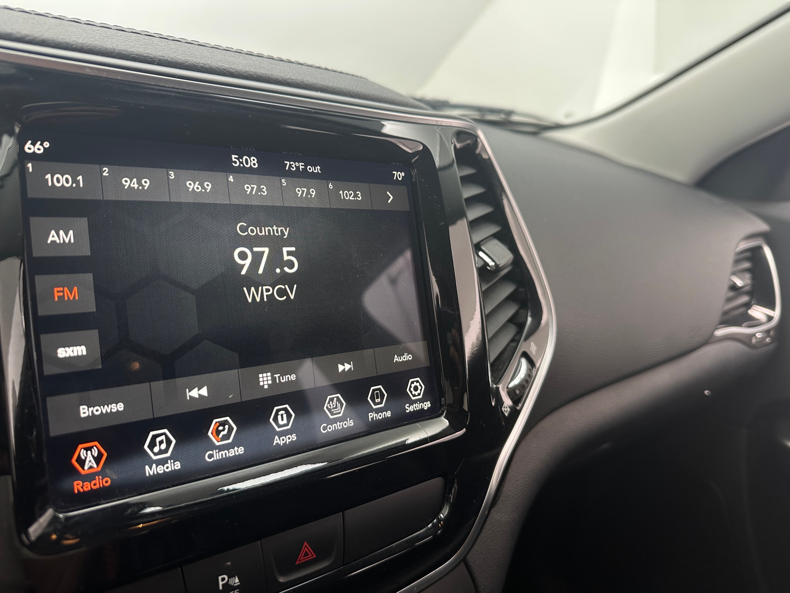 Thumbnail: 2019 Jeep Cherokee - 3