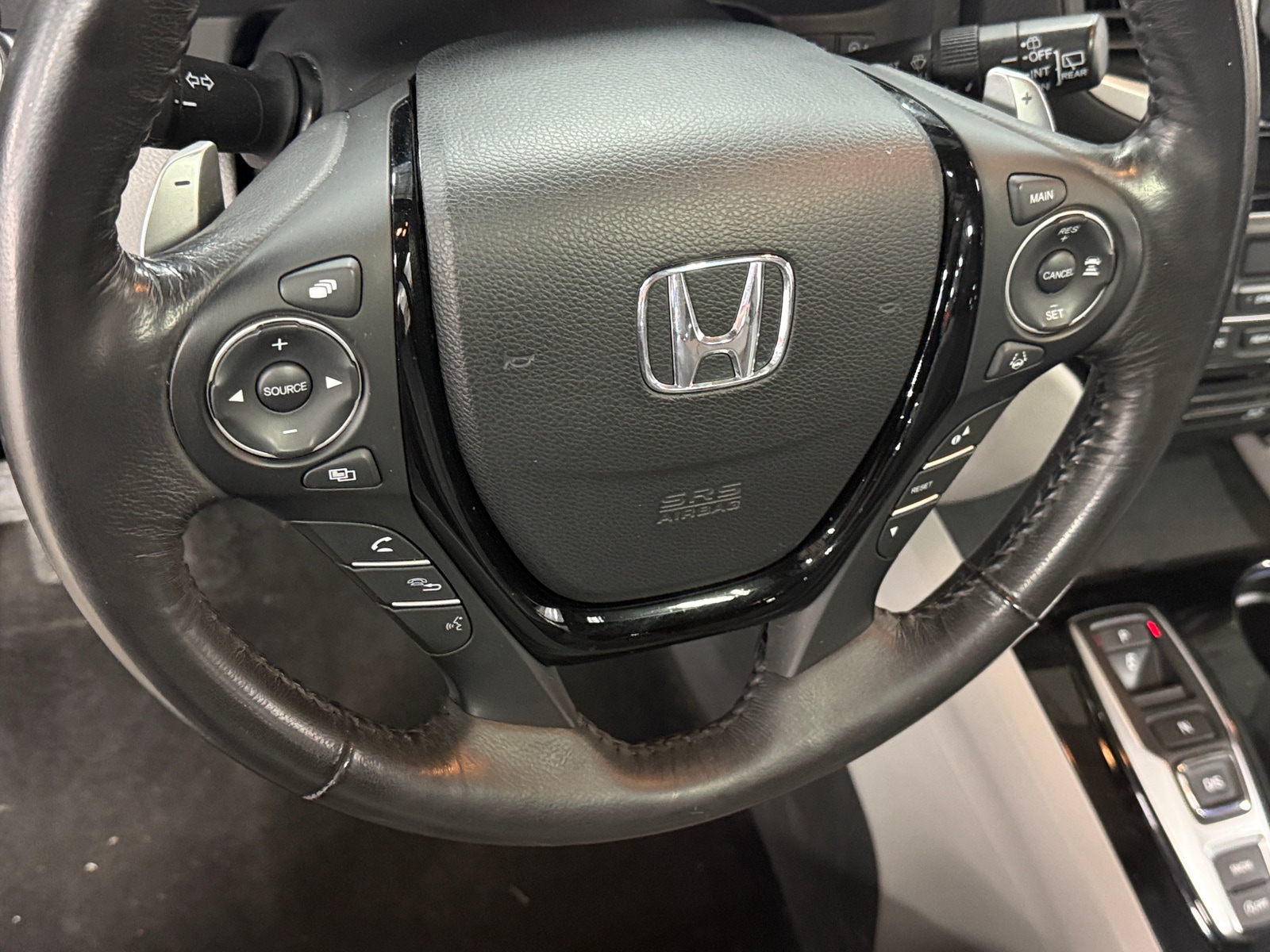 Thumbnail: 2017 Honda Pilot - 4