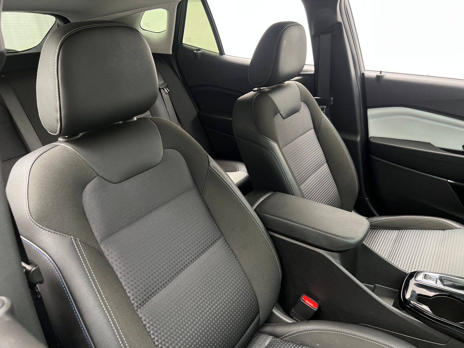 Thumbnail: 2025 Chevrolet Trax - 2