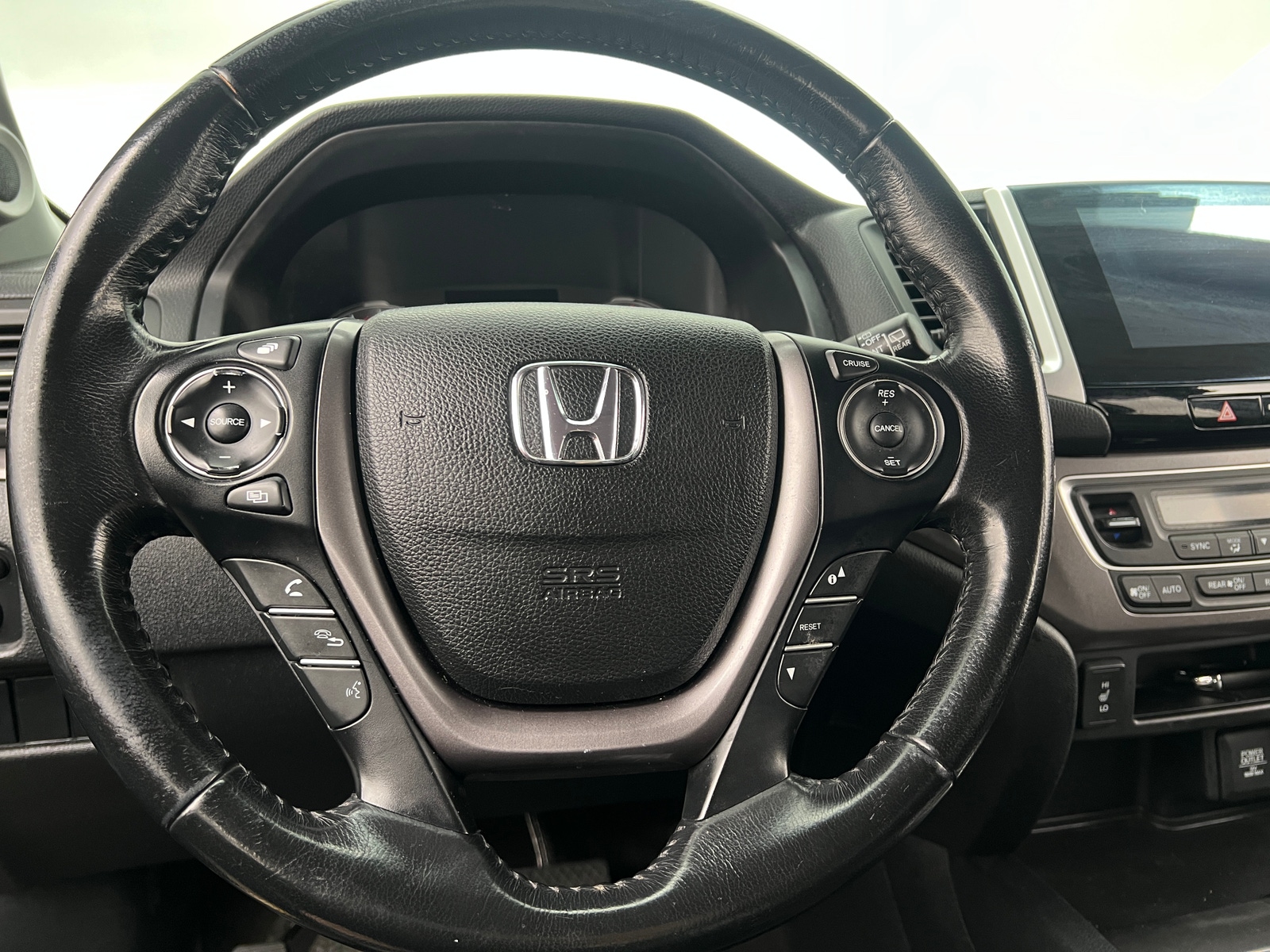 Thumbnail: 2016 Honda Pilot - 4