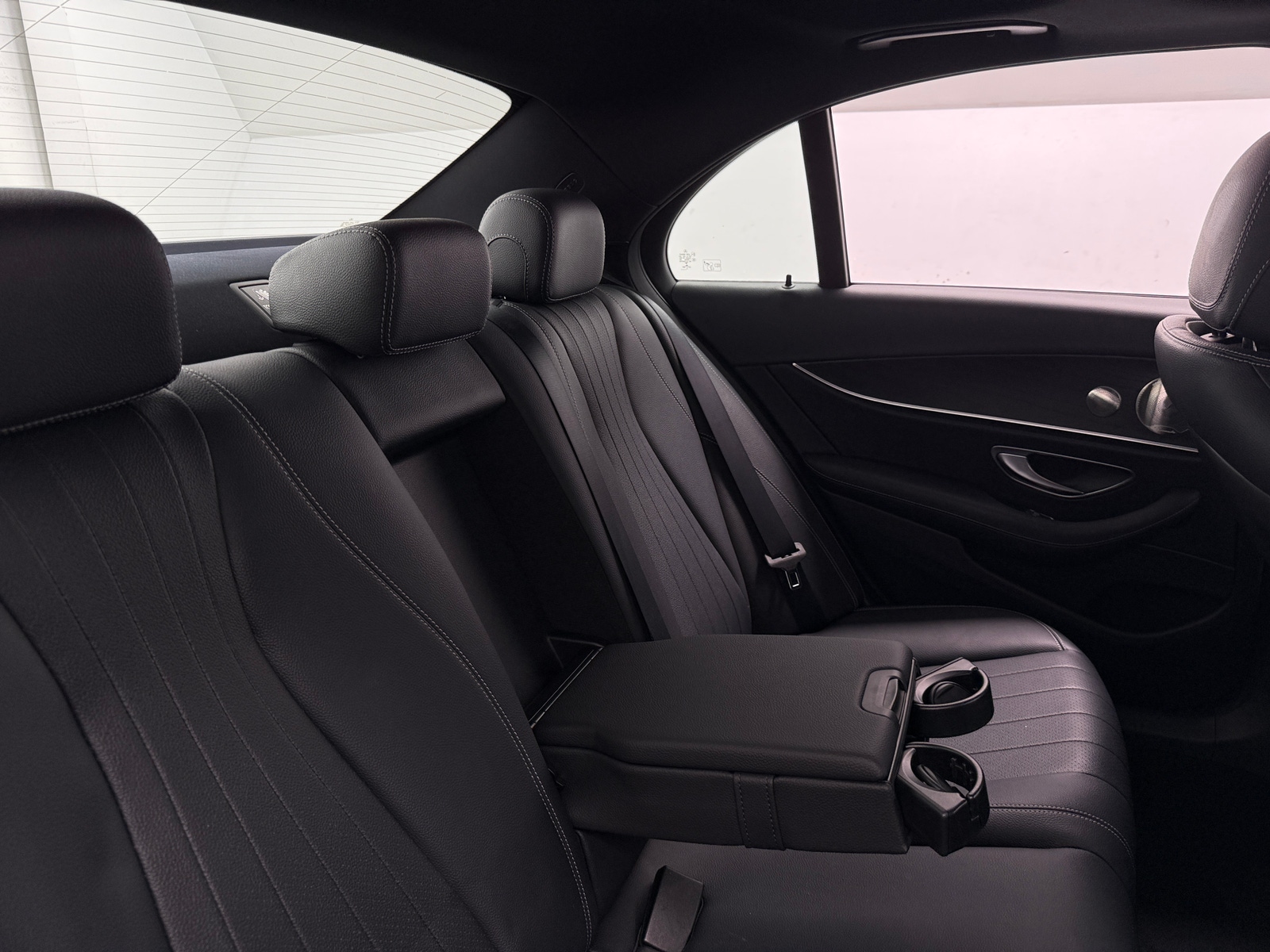 Thumbnail: 2022 Mercedes-Benz E-Class - 5