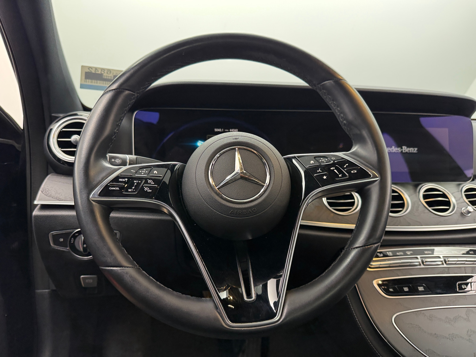 Thumbnail: 2022 Mercedes-Benz E-Class - 4