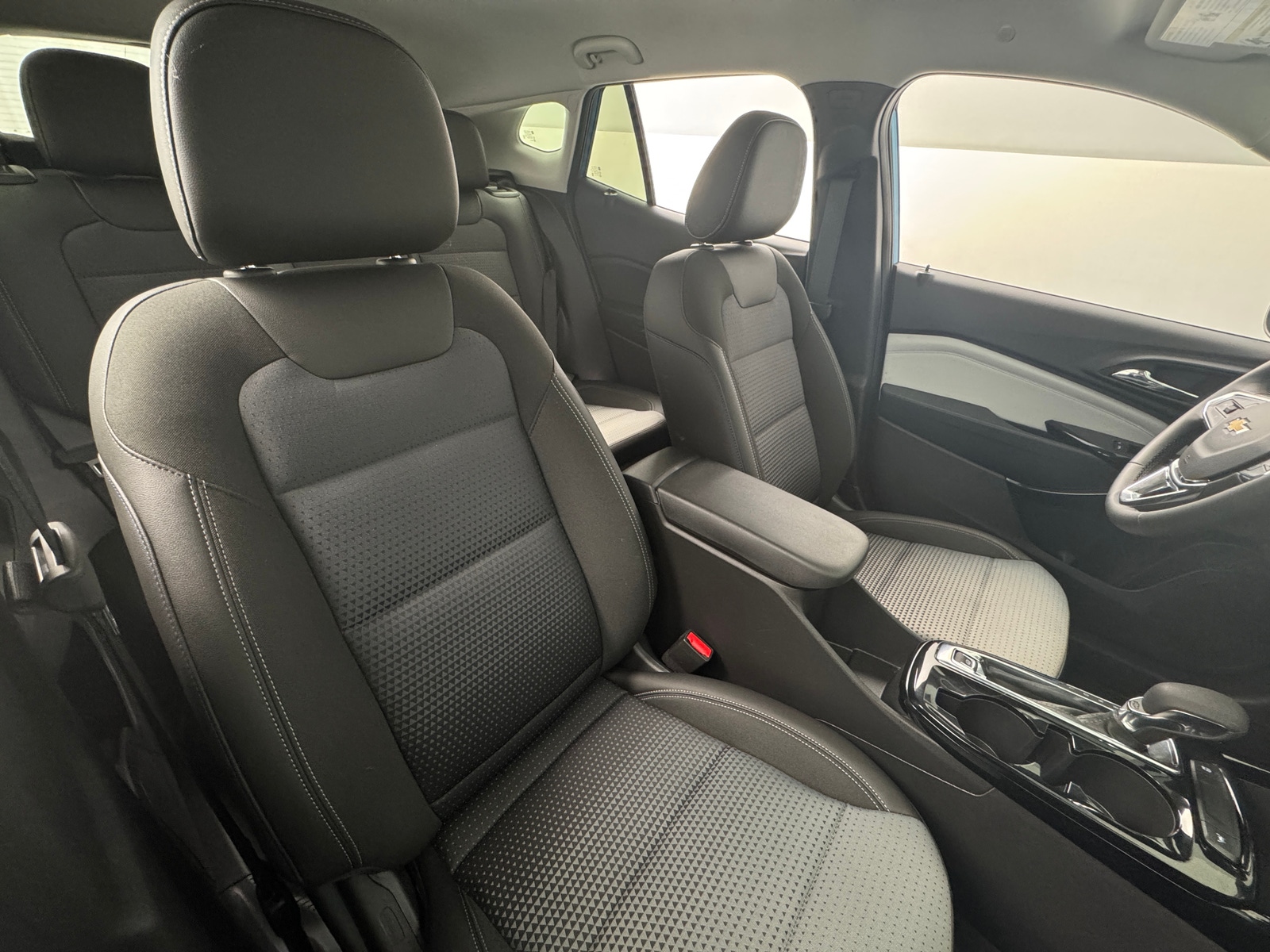 Thumbnail: 2025 Chevrolet Trax - 2