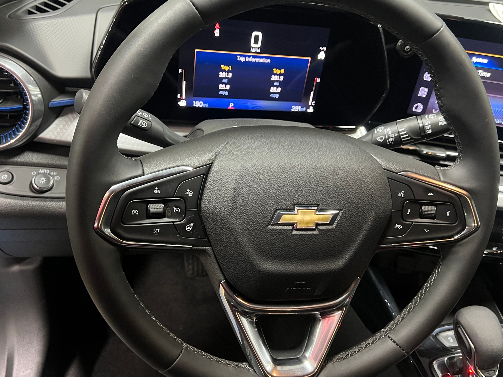 Thumbnail: 2025 Chevrolet Trax - 5