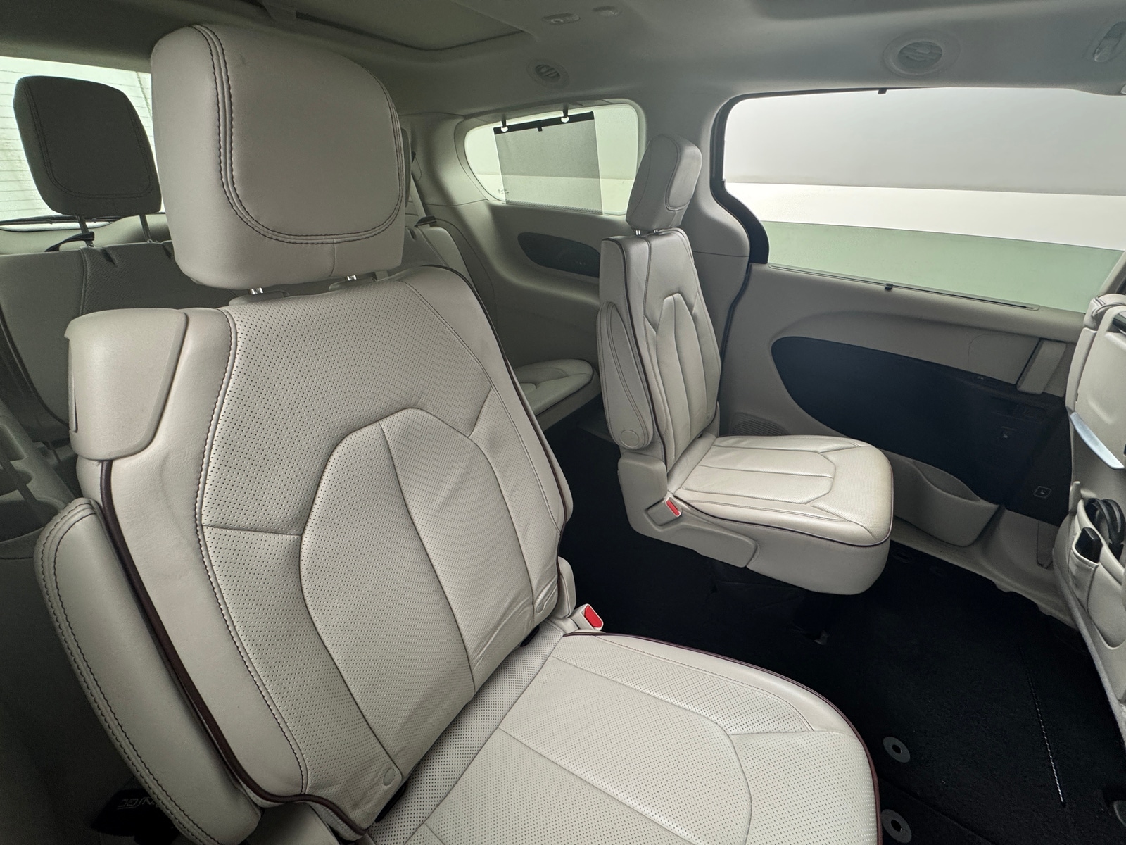 Thumbnail: 2017 Chrysler Pacifica - 5