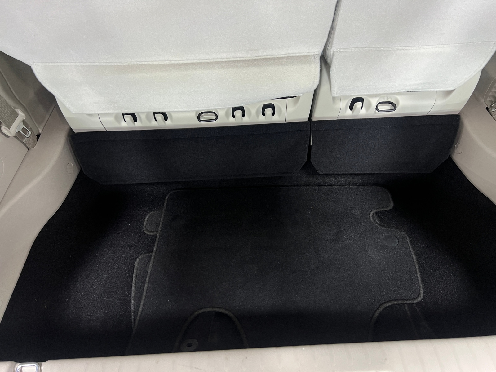 Thumbnail: 2017 Chrysler Pacifica - 6