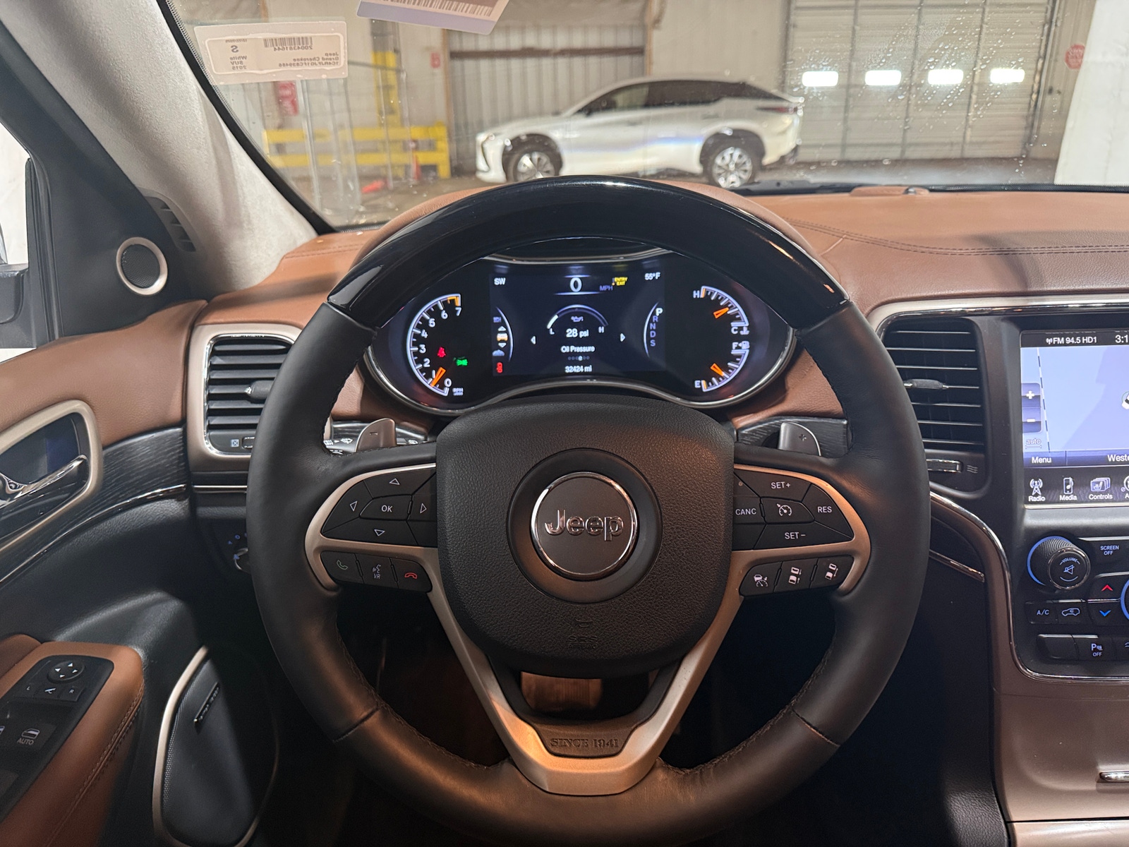 Thumbnail: 2015 Jeep Grand Cherokee - 4