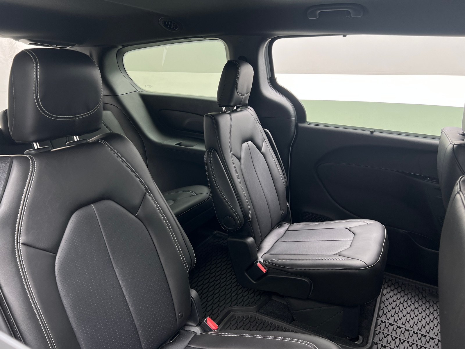 Thumbnail: 2026 Chrysler Voyager - 5